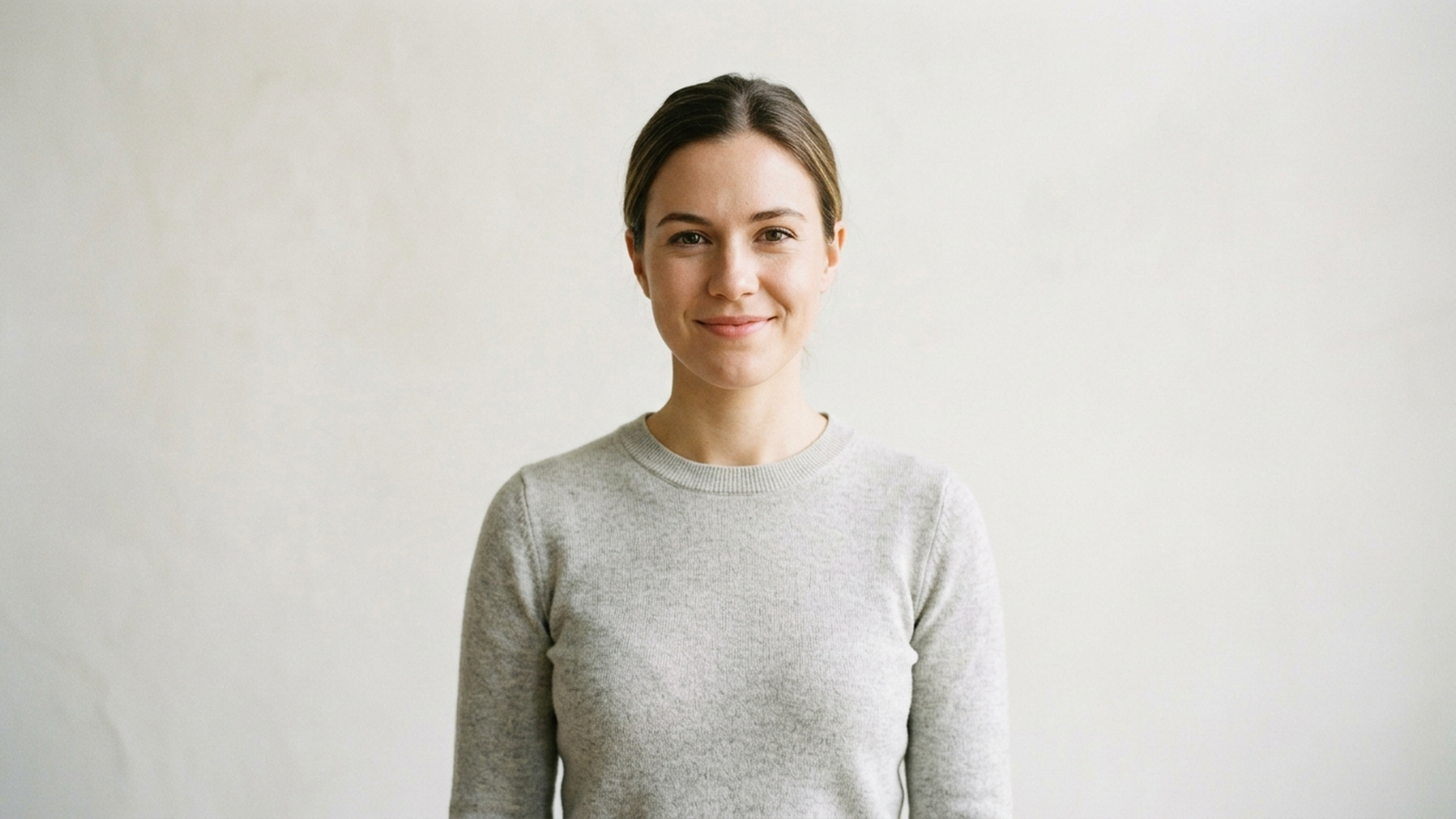 Сравнение подходящих и неподходящих фото для резюме — деловой портрет против бытового снимка